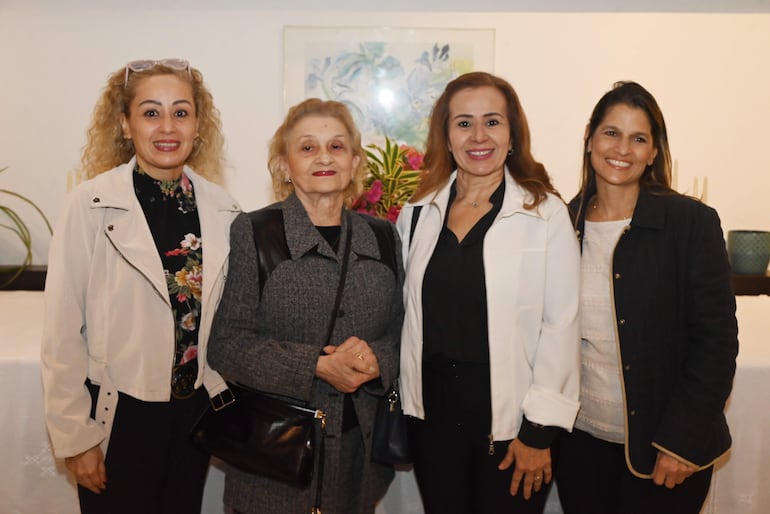 Desirée Cruz, Ángela Viadiu, Cynthia Cruz y María Laura Demestri.