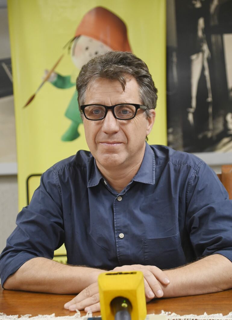 Mauricio Weibel Barahona, periodista chileno especializado en investigación y estudios sobre dictadura y terrorismo de Estado y miembro de la entidad propulsora de la ley nacional de Protección de Periodistas de Chile.