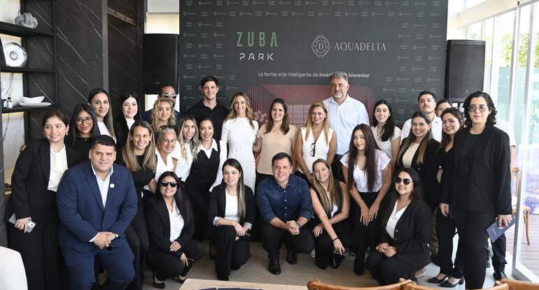 Equipo comercial de Zuba preparado para brindar detalles sobre Zuba Park, a ser construido en Aquadelta de Limpio.