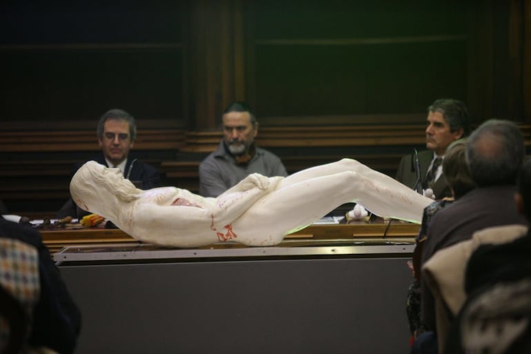 Escultura tridimensional de una figura humana impresa en el Santo Sudario