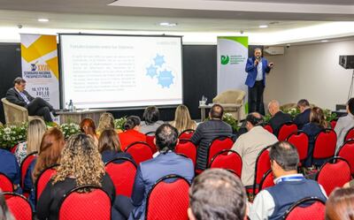 Jorge Delgado durante su exposición sobre la situación de la Caja Fiscal, en el seminario de presupuesto público (foto del MEF).