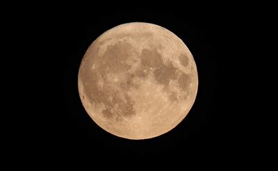 El reciente hallazgo de azufre en el polo sur de la Luna por parte de la misión espacial de la India Chandrayaan-3 ha generado nuevos interrogantes entre los investigadores del país asiático en relación al origen de este componente químico en la superficie lunar.