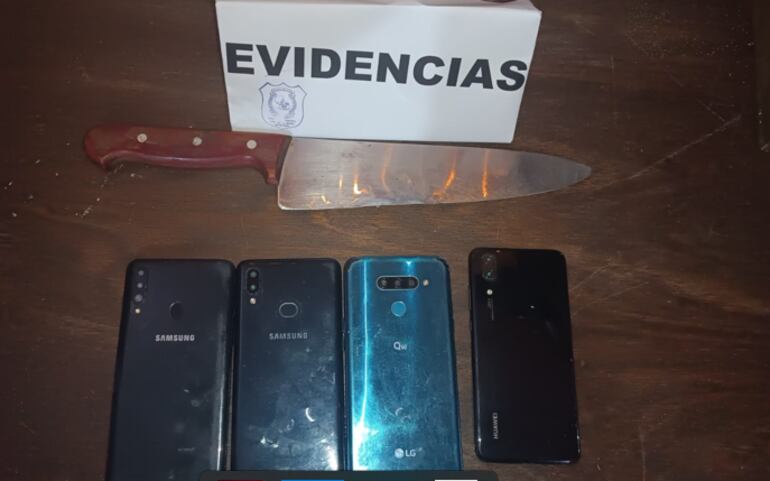 Objetos recuperados y lo que se incautó de los descuidistas. (gentileza).