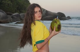 Ailin Adorno está de vacaciones en Bombas, Santa Catarina, Brasil.