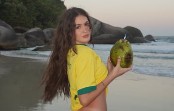 Ailin Adorno está de vacaciones en Bombas, Santa Catarina, Brasil.