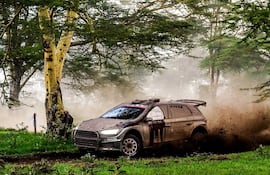 El Skoda Fabia RS Rally 2 del piloto paraguayo Fabrizio Zaldívar en el Rally de Kenia, la tercera fecha del Mundial de Rally 2026.