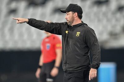 El argentino Juan Pablo Pumpido, entrenador de Guaraní, durante el partido de ida de los octavos de final de la Copa Sudamericana contra el Botafogo de Brasil en el estadio Olímpico Nilton Santos, en Rio de Janeiro, Brasil.