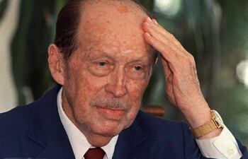 El dictador Alfredo Stroessner, quien gobernó el país por más de 35 años bajo un régimen autoritario.