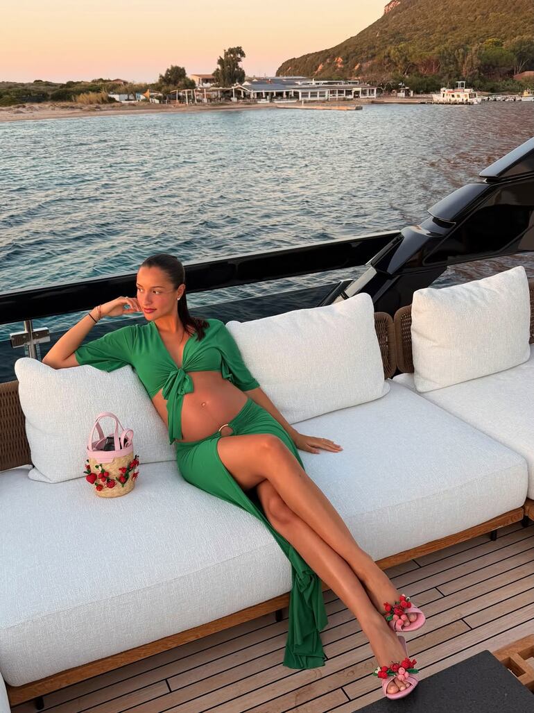 Alexandra Saint Mleux luce hermosa con su primer embarazo. (Instagram/Alexandra Leclerc)