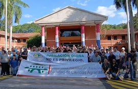 La Universidad Nacional de Asunción (UNA) mantiene su postura de ir a paro total en todas sus dependencias.