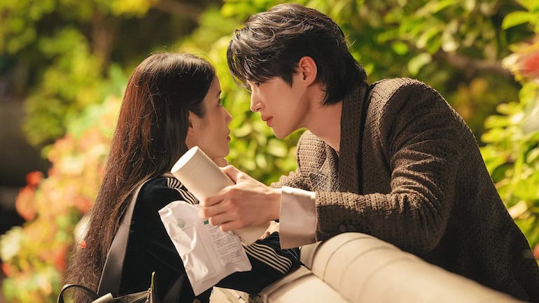 La corona perfecta serie Disney