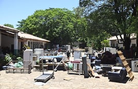 Elementos donados en la feria de Corazones Abiertos de la edición 2024.