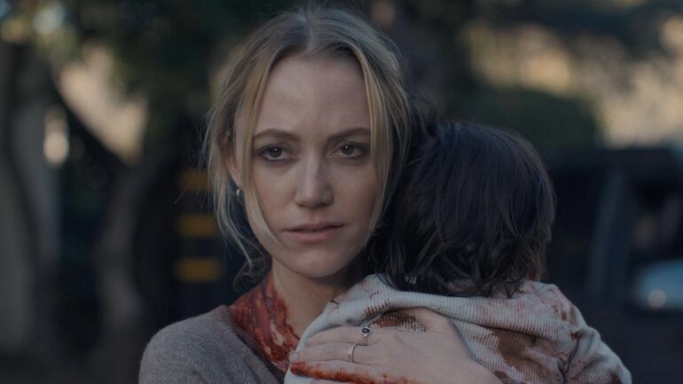 La mano que mece la cuna película Maika Monroe