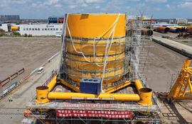Un centro de datos submarino que está siendo desarrollado por la empresa china de tecnología marítima Highlander se ve en construcción en un astillero de Nantong, en la provincia oriental china de Jiangsu, el 11 de septiembre de 2025.