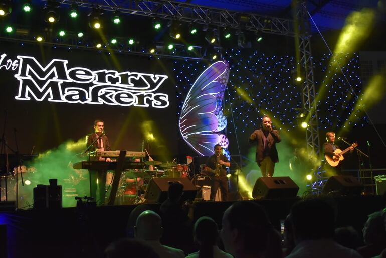 El grupo Los Merry Makers durante su actuación.