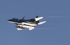 EE.UU. rescata a uno de los dos tripulantes del caza derribado por Irán, según CNN. (imagen ilustrativa)