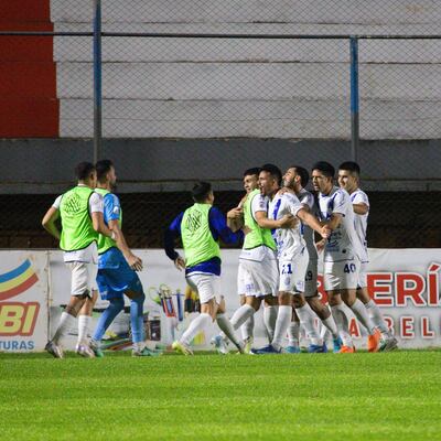 Todas las congratulaciones van para el atacante Hugo Iván Valdez, la gran figura de la noche con sus tres anotaciones. (Foto: APF)