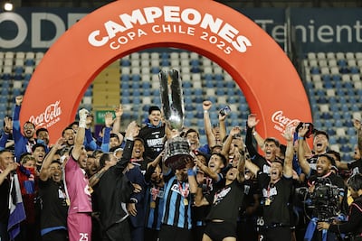 Celebración de los componentes del Huachipato por la conquista de la Copa Chile. En el club acerero milita el paraguayo Cris Martínez.