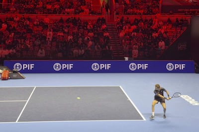 El español Martín Landaluce, en acción durante su partido frente a su verdugo estadounidense Learner Tien, en las Finales Next Gen, en Yeda.