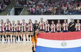 Formación de la selección paraguaya de handbol U13 que conquistó el título Centro América “Paraguay 2025” ayer en el COP.