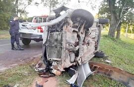 Una joven madre fallece tras vuelco de vehículo en Ybycuí.