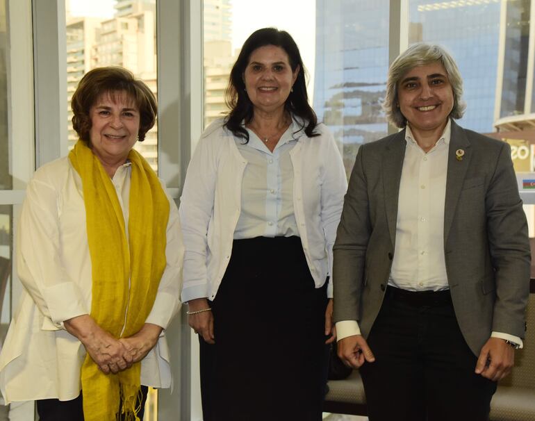 Hila Rieder, Ana Ceuppens y Linda Taiyen.