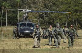 Santiago Peña emitió un decreto por el cual elementos militares podrán actuar en defensa interna en tres departamentos más.