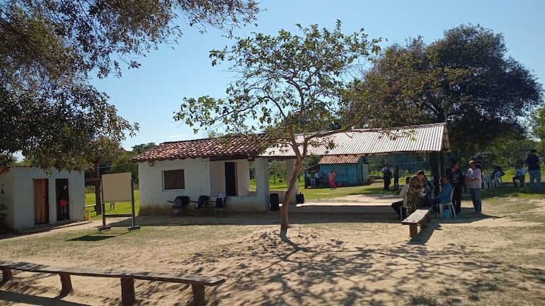 La escuela básica Yparaguaymi de la comunidad Banco'i en Arroyos y Esteros.