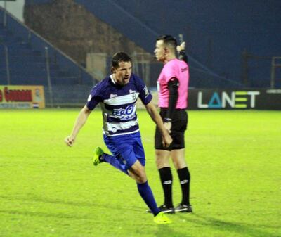 Grito de gol del veterano atacante Arnaldo  Zárate  (35 años), en el único tanto de anoche. (Foto: APF)
