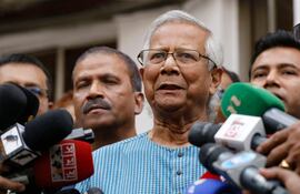 El premio Nobel de la Paz de Bangladesh, Muhammad Yunus. El premio nobel de la paz Muhammad Yunus, galardonado por crear un sistema de microcréditos para los pobres, fue designado para dirigir un gobierno interino en Bangladés, tras la disolución del Parlamento y la huida de la primera ministra Sheikh Hasina.