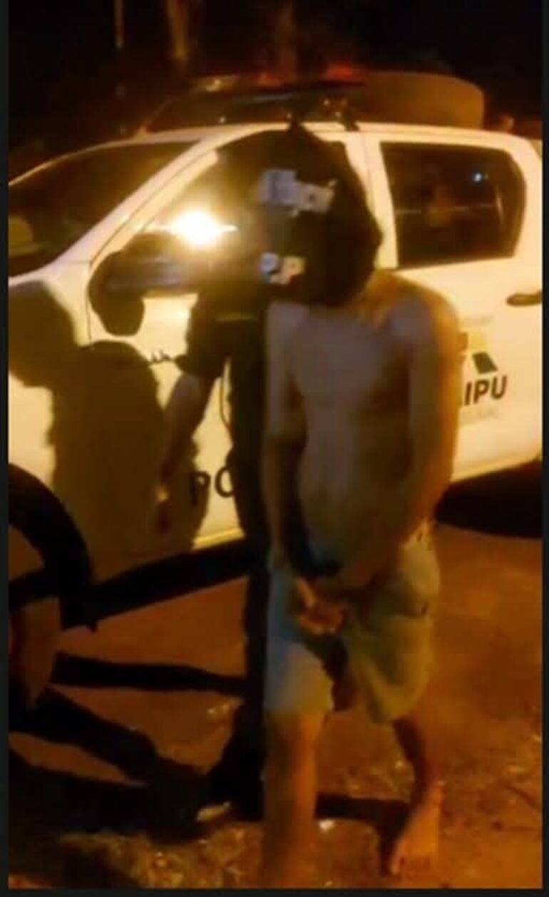 Uno de los detenidos durante la opración policial efectuada esta madrugada en Ybycuí.