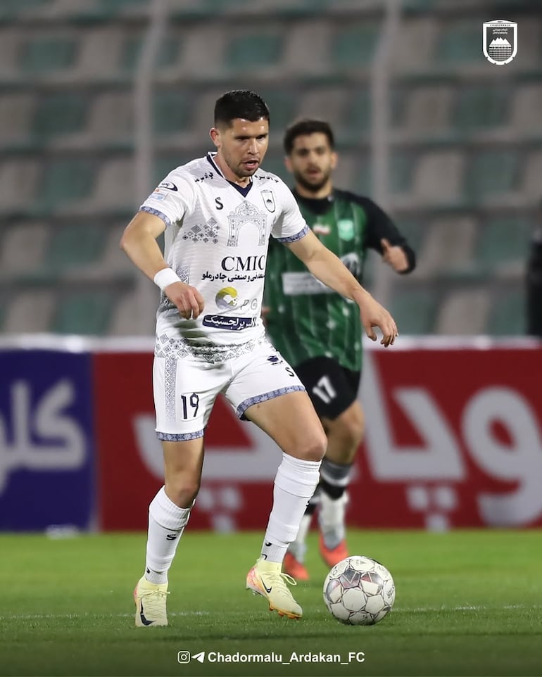 Maurito Caballero fue el último compartiota en sumarse al fútbol de Irán, en el mismo equipo que los demás paraguayos.