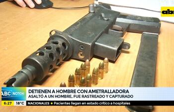 Detienen a hombre con ametralladora