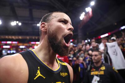 Liderados por la superestrella Stephen Curry los Golden State Warriors vencieron a Rocket en Houston y avanzan a las semifinales de la Conferencia Oeste.