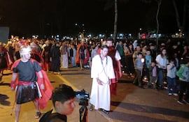 Obra teatral de la Crucifixión de Jesús, por las avenidas de San Joaquín.