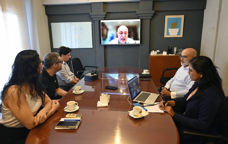 Entrevista a Técnicos del BID, liderada por Alonso Chaverri, representante local,  en la redacción de ABC

FERNANDO ROMERO 06-03-26 ECONOMIA
