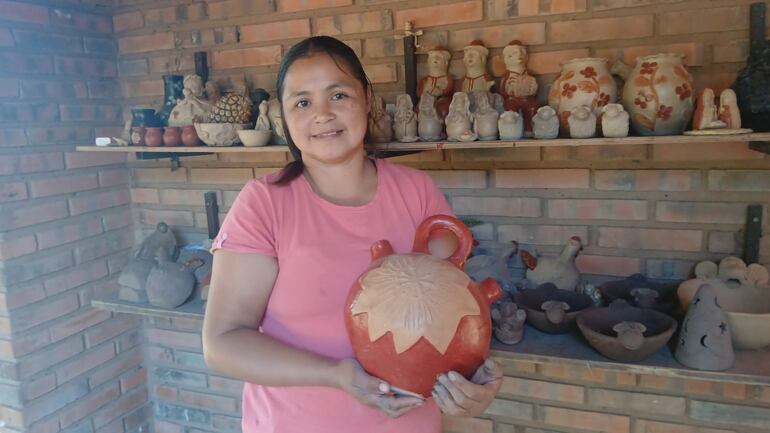 Las artesanas de la Compañía 21 de Julio trabajan con orgullo, manteniendo viva su tradición.