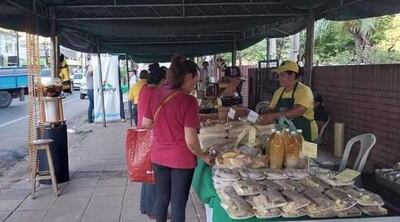 Agricultores ofrecen sus productos a precios accesibles.