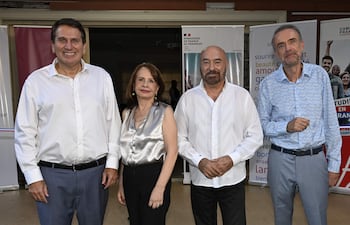 José A. Moreno Rodríguez, presidente del CEDEP, Graciela Brizuela, presidenta de la Alianza Francesa, Pierre Christian Soccoja, embajador de Francia y Christophe Chavagneux, director de la Alianza Francesa.