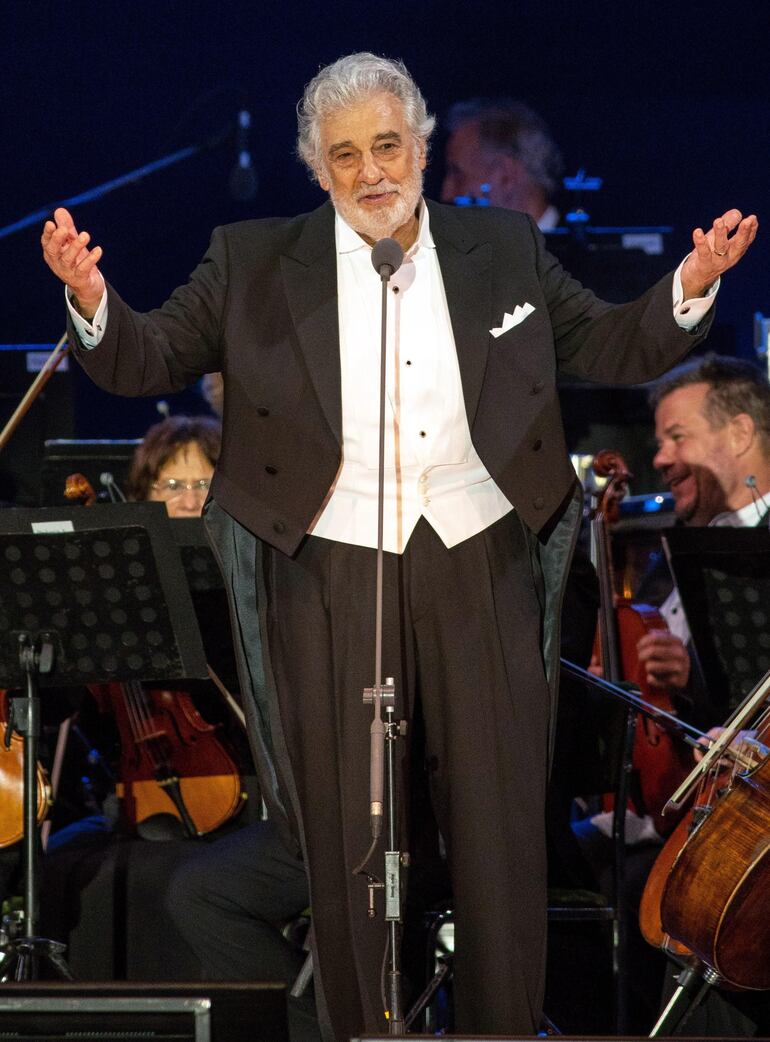 Tras 51 años de actuaciones ininterrumpidas, Plácido domingo no cantará ya con la ópera de Nueva York.