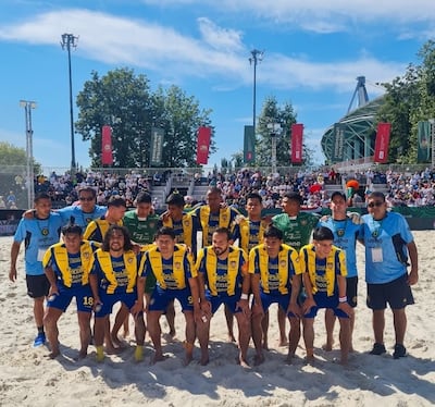 Componentes del plantel del Sportivo Luqueño, posando antes de la semifinal contra el Lokomotiv Moscú, en la capital rusa.