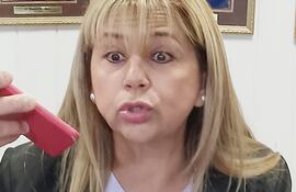 Jueza de Garantías de Lambaré Isabel Bracho, imputada por supuesta coima y otros hechos, suspendida por la Corte y enjuiciada por el JEM.