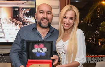 Orlando Arévalo y su esposa Carolina González, en fotos de archivo.