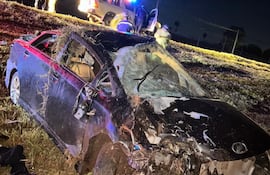 El vehículo conducido por el brasileño quedó completamente destruido, lo que evidencia la violencia del impacto.