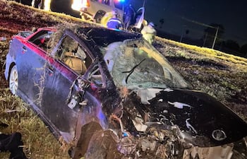 El vehículo conducido por el brasileño quedó completamente destruido, lo que evidencia la violencia del impacto.