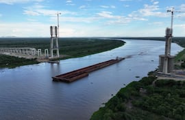 Las labores se centran en la elevación de los pilonos principales P13 (paraguayo) y P14 (brasileño), así como en la ejecución de dovelas mediante el método de voladizos sucesivos.