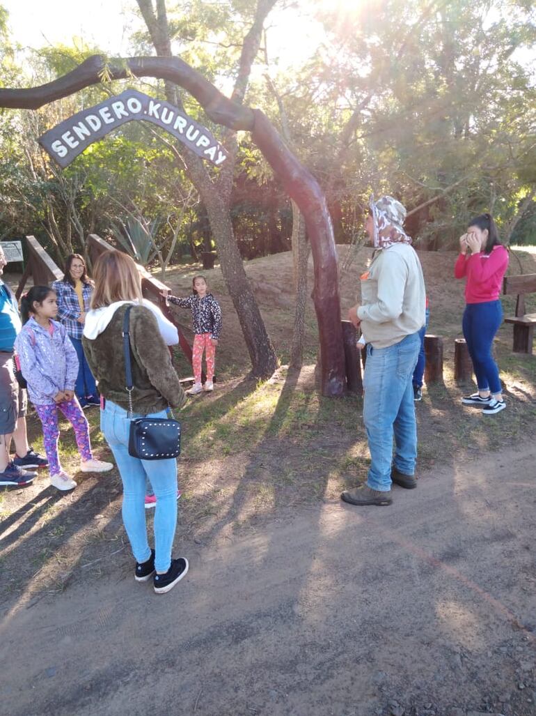 Sendero Kurupay en la reserva Guazu Puku de San Cosme y Damián.