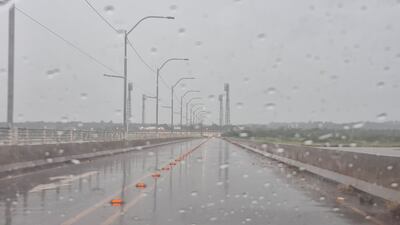 Lluvias en Encarnación tras ingreso de un núcleo de tormentas desde la madrugada marca un descenso importante de la temperatura en el sur del país.