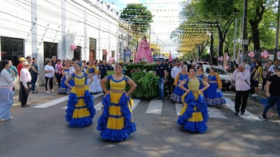 El Bandera Jeré en Luque es la tradicional actividad religiosa y cultural con la que se dan inicio oficial a los festejos patronales en honor a la Virgen del Rosario, patrona de la ciudad