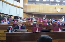 Los cartistas dieron quorum para escuchar al ministro de Economía, Carlos Fernández Valdovinos, pero luego se retiraron.